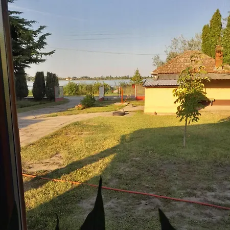 Pored Jezera Palic